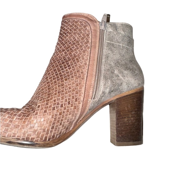 TRASK leather metallic silver zip ankle boots women’s size 38 7 - Picture 4 of 15